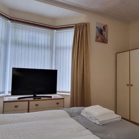 A Nice Home In Ливърпул Екстериор снимка